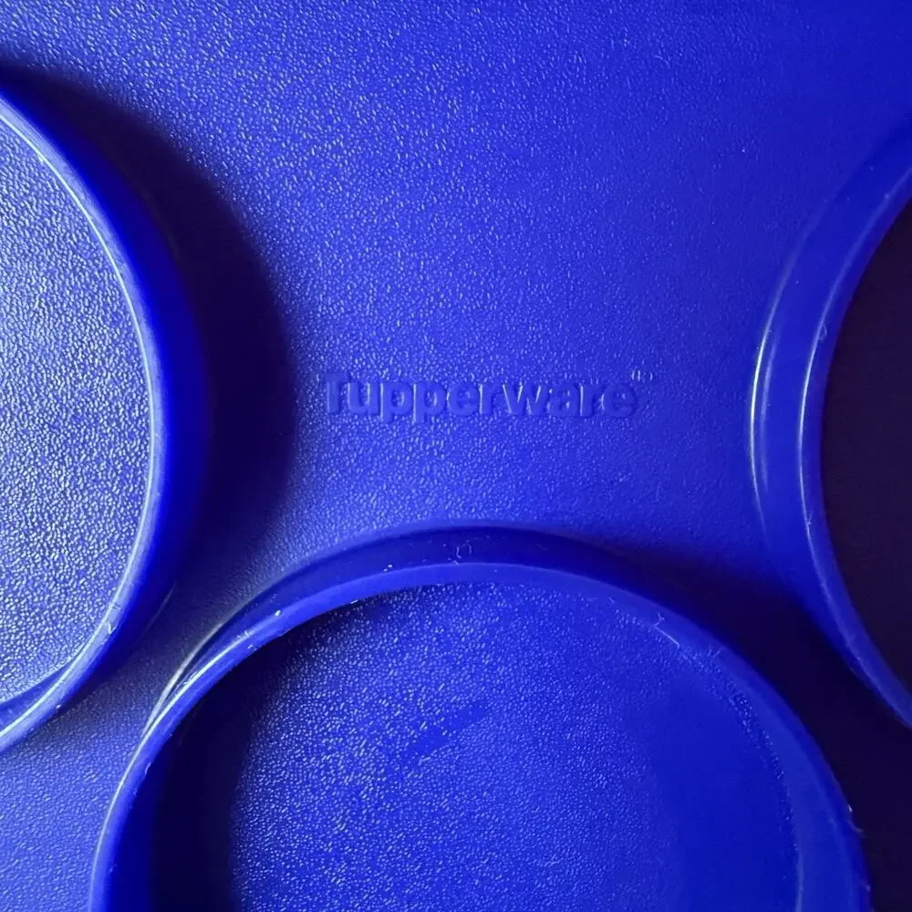 Tupperware excellent 18”